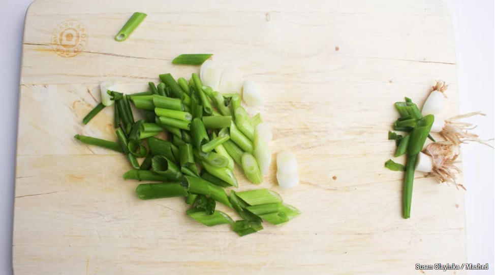 Gà xào hạt điều, món ăn cực tốt cho sức khỏe những ngày giãn cách-2