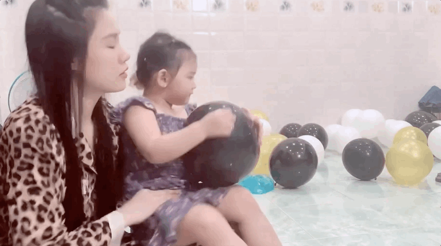 Con gái cố NS Vân Quang Long hồn nhiên mừng sinh nhật 3 tuổi, xót xa vì thiếu đi 1 điều sau 8 tháng bố qua đời-2
