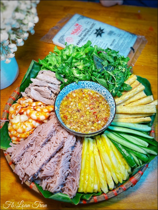 Ăn cơm mãi cũng chán, làm ngay phở cuốn thập cẩm thanh mát chuẩn vị Hà Nội, đảm bảo cả nhà đều thích-2