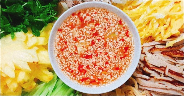 Ăn cơm mãi cũng chán, làm ngay phở cuốn thập cẩm thanh mát chuẩn vị Hà Nội, đảm bảo cả nhà đều thích-4