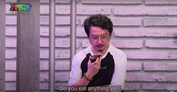 Nghĩ Hứa Minh Đạt đi chơi đêm với cô gái khác, Lâm Vỹ Dạ nổi máu ghen tuông đập vỡ luôn điện thoại của chồng-1