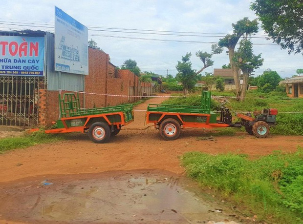 Mẹ mắc COVID-19, bố phải cách ly, bé sơ sinh lớn lên bằng bầu sữa xóm giềng-3