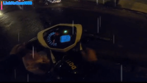 Giữa khuya mưa gió, dân quân tự vệ gặp người đàn ông vẫy lại kêu đói bụng quá và cái kết khiến nhiều người sởn da gà-2