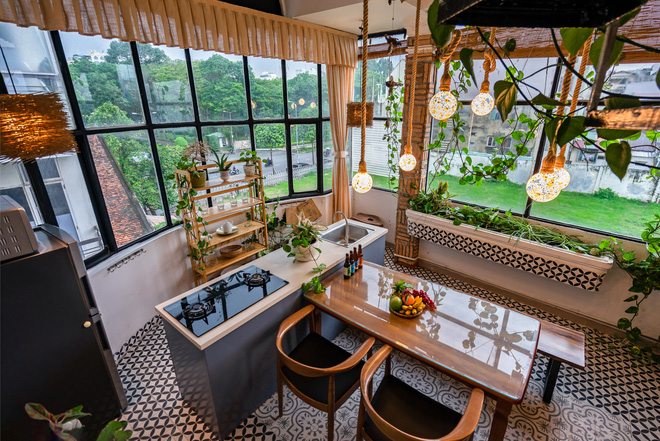 Trai Sài Gòn cải tạo căn hộ tầng áp mái đẹp nức nở, riêng cách chơi cây cũng nghệ ra trò-4