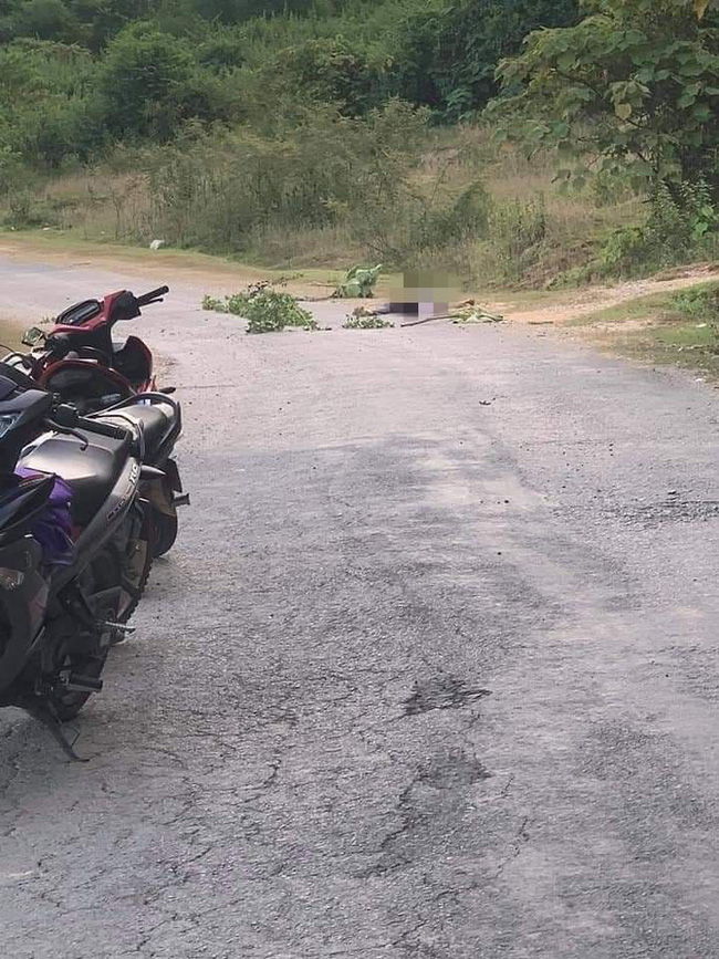 Nghệ An: Tài xế taxi chết gục bên đường với vết cắt ngang cổ-2