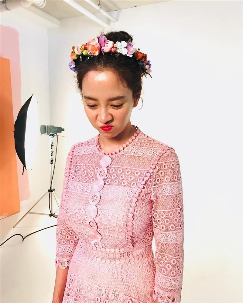 Choáng với bí kíp chăm da của mợ ngố Song Ji Hyo: Chỉ skincare đúng 4 bước, vậy mà vẫn trẻ mãi không già ở tuổi 40-1