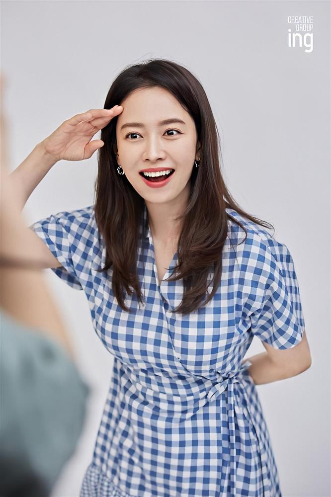 Choáng với bí kíp chăm da của mợ ngố Song Ji Hyo: Chỉ skincare đúng 4 bước, vậy mà vẫn trẻ mãi không già ở tuổi 40-4