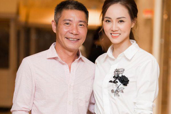 NSND Công Lý đón sinh nhật bên cạnh vợ trẻ trong bệnh viện-3