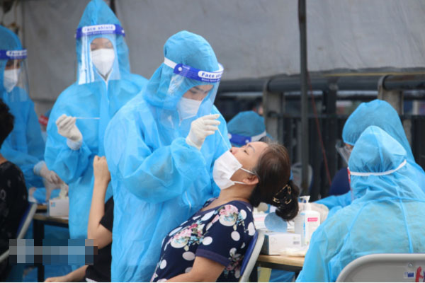 KHẨN: Những người sinh sống hoặc từng đi qua Khu đô thị HH Linh Đàm từ ngày 10/8, nếu ho sốt liên hệ ngay cơ sở y tế-1