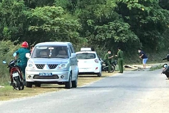 Vụ tài xế taxi vùng cửa bỏ chạy rồi gục chết trên đường: Đặc điểm nhận dạng hung thủ gây án