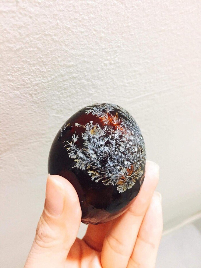 Loại trứng đen sì, có mùi khai, từ món ăn bỏ đi đến đặc sản gây nghiện với dân Việt-3