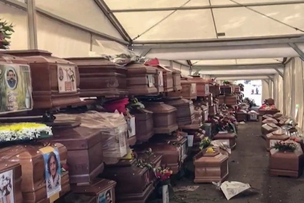 Lời trăng trối quặn lòng của bà mẹ bài trừ vaccine Covid-19: Làm ơn hãy đảm bảo con tôi được tiêm chủng-5