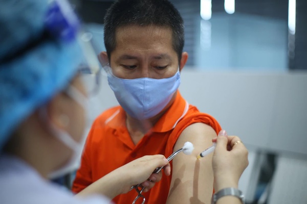 6 phản ứng tại chỗ thường gặp sau khi tiêm vắc xin Moderna-2