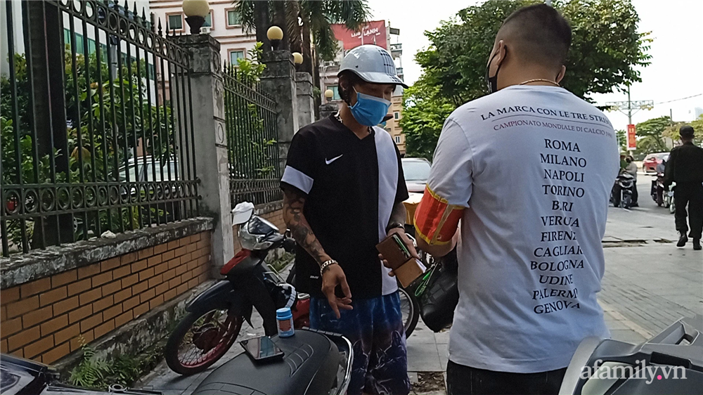 Ma trận văn vở tại chốt kiểm soát dịch: Từ nhà ngay đây đến liều mình cứu bạn..., bí quá thì giở chiêu cuối đầy lâm ly bi đát!-1