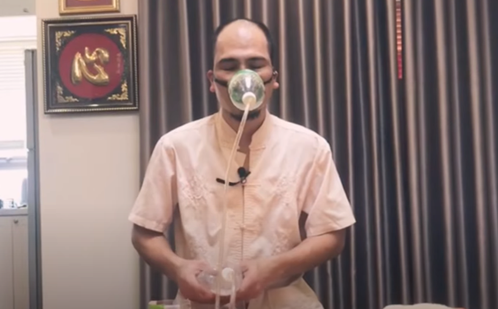 Lương y hướng dẫn cách tự làm dụng cụ trợ thở bằng chai nhựa dành cho F0 tại nhà trong trường hợp tạm thời, cấp bách-1