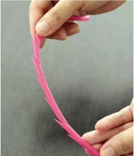 Tóc ở khắp mọi nơi trên sàn nhà? Tìm ngay một sợi dây chun, mặt sàn ngay lập tức sạch sẽ-5