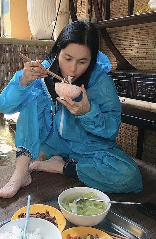 Bị anti-fan nói khoe khoang khi làm từ thiện, Cát Phượng lên tiếng: Có khi chén cơm bạn ăn là của mình-1