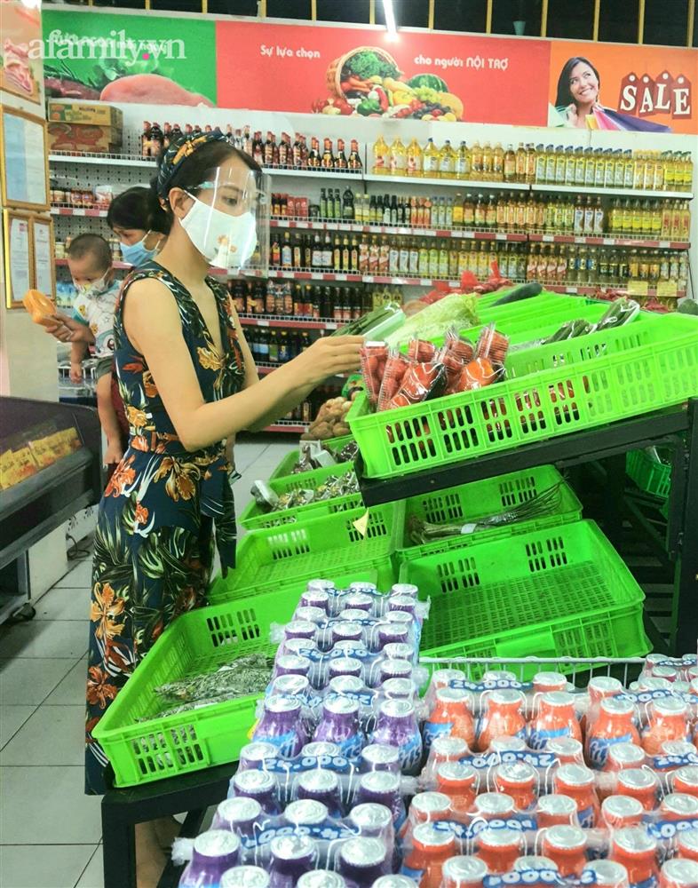 Tiêu chí tiết kiệm trong mùa dịch, mẹ đảm Hà Đông sắm mâm cỗ chay cúng Rằm tháng 7 tính cả hoa quả chỉ hết 150k-1