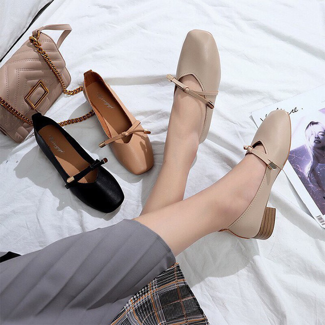 3 kiểu giày nàng công sở nhất định phải sắm vào mùa thu, diện vào kiểu gì cũng cá tính và trẻ trung hết nấc-2