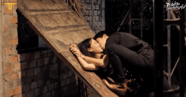 Rò rỉ clip hôn hít siêu hiếm của Anh Tú - Diệu Nhi, hành động nồng nhiệt đến mức vợ chồng Thu Trang quắn quéo-1