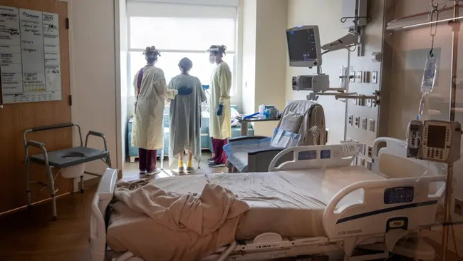 Cái vuốt tóc tiễn biệt và câu chuyện xé lòng của bé gái 14 tuổi bị bố mẹ tước quyền tiêm vaccine Covid-19 và cả quyền được sống-1