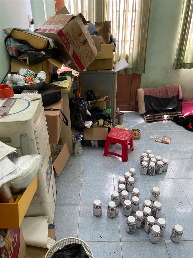 Công an TP HCM triệt phá đường dây sản xuất, tiêu thụ thuốc điều trị Covid-19 giả-5