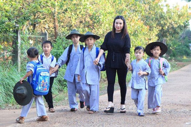 Phi Nhung: Tôi nuôi nhiều đứa con nhưng có những đứa tôi thương nhiều hơn vì gần gũi tôi hơn-4