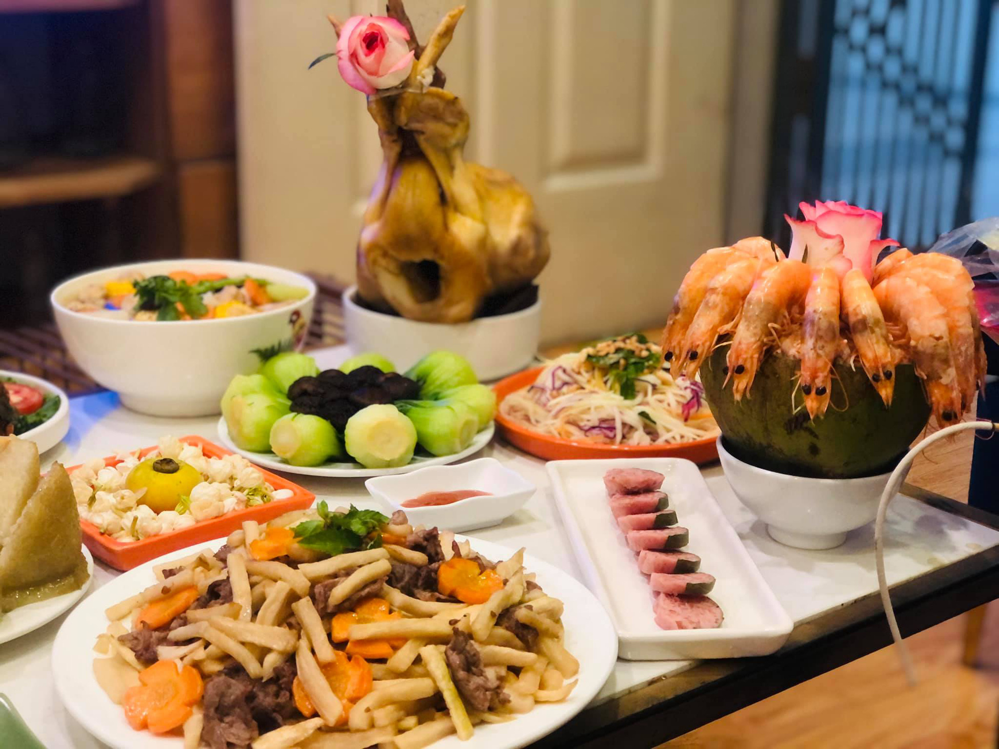 Hôm nay là Rằm tháng 7, cùng ngắm những mâm cơm cúng rực rỡ và đẹp mắt của hội chị em khéo tay hay làm nhé!-10