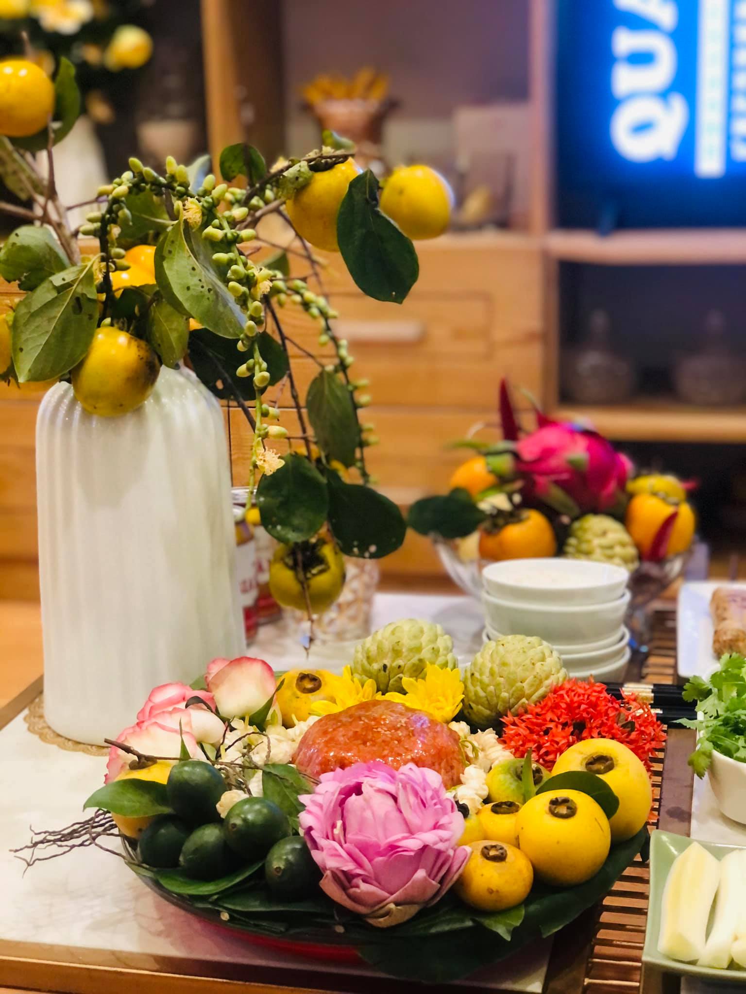 Hôm nay là Rằm tháng 7, cùng ngắm những mâm cơm cúng rực rỡ và đẹp mắt của hội chị em khéo tay hay làm nhé!-12