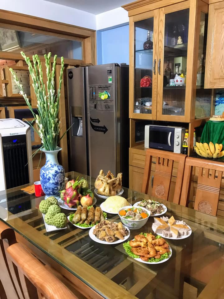 Hôm nay là Rằm tháng 7, cùng ngắm những mâm cơm cúng rực rỡ và đẹp mắt của hội chị em khéo tay hay làm nhé!-5