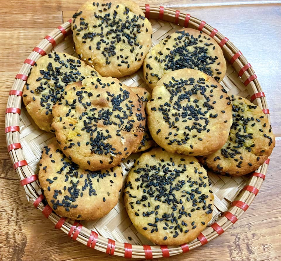 Hôm nay là Rằm tháng 7, cùng ngắm những mâm cơm cúng rực rỡ và đẹp mắt của hội chị em khéo tay hay làm nhé!-42