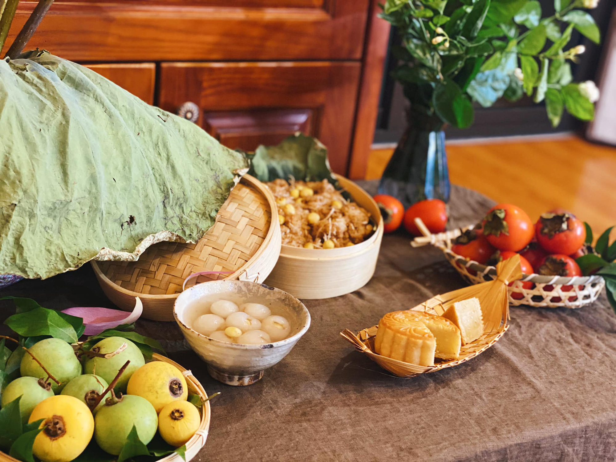 Hôm nay là Rằm tháng 7, cùng ngắm những mâm cơm cúng rực rỡ và đẹp mắt của hội chị em khéo tay hay làm nhé!-18