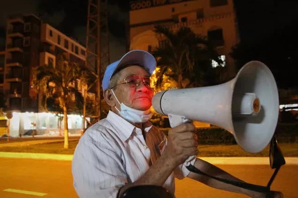 Ai ở đâu ở yên đó, bác tổ trưởng choáng với đơn mua hộ 43 món-1