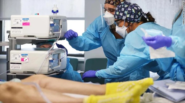 Nghiên cứu từ Israel chỉ ra đối tượng dễ nhiễm COVID-19 nặng dù đã tiêm vaccine-2