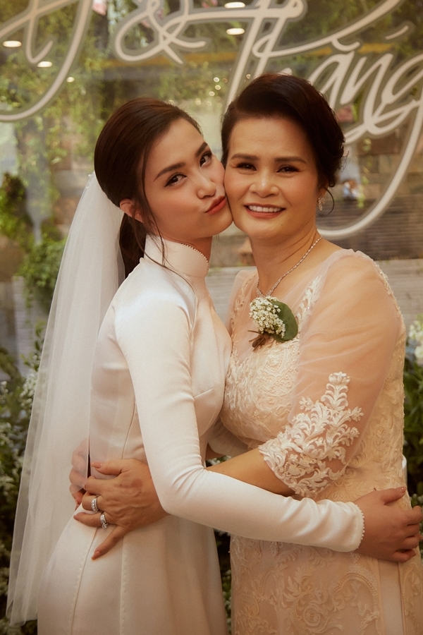 Những người phụ nữ quyền lực của sao Việt: Nhà Đông Nhi - Ông Cao Thắng quá sang, mẹ Hà Hồ gây bất ngờ vì điều này-11