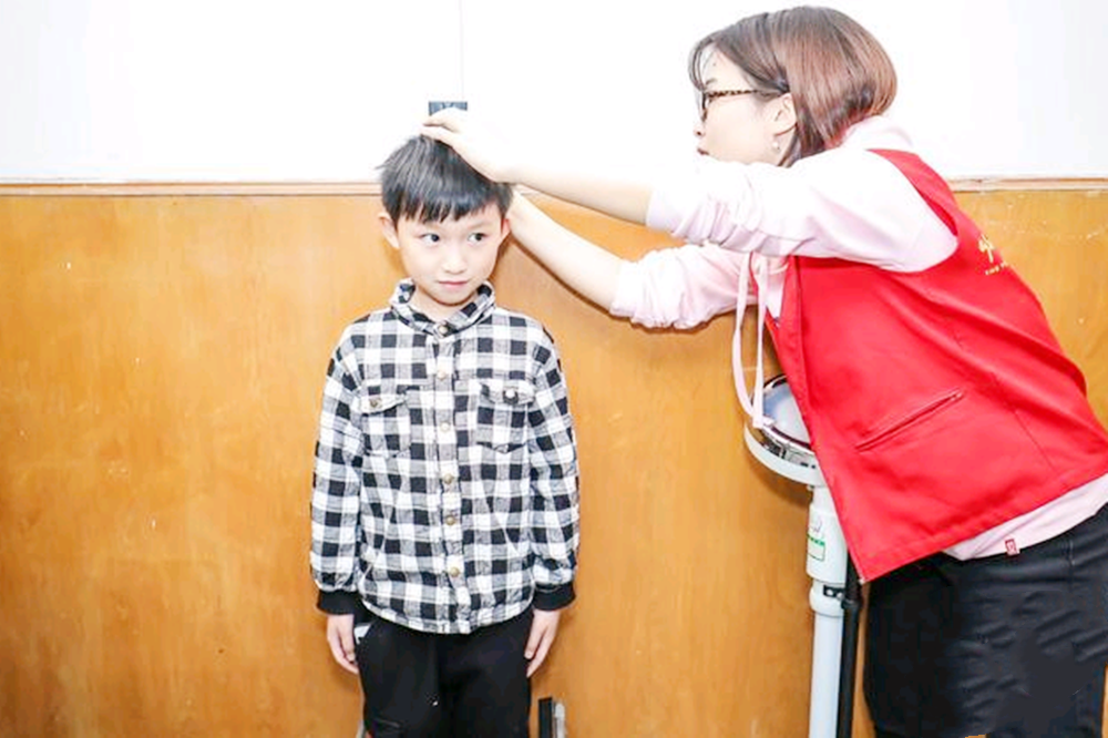 Chân của đứa trẻ có hai đặc điểm, tương lai chúng không chỉ cao mà còn có tỷ lệ cơ thể đẹp hơn-1