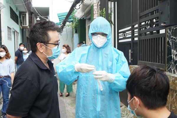 TP.HCM: Hướng dẫn người dân tự test nhanh COVID-19 tại nhà-1