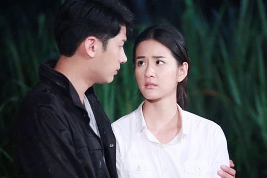 Đang đưa vợ đi khám thai, chồng liền chạy ngay vào nhà vệ sinh rồi gửi một tin nhắn làm tôi bật ngửa