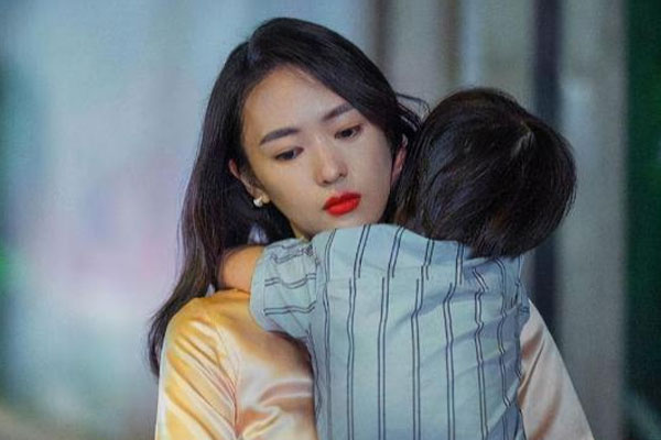 Sau khi đăng ký kết hôn, tôi dẫn con riêng đến nhà chồng sống, nào ngờ vừa bước vào cổng anh đã có phản ứng khiến tôi sốc nặng-1