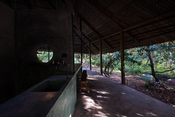 ‘Trốn’ ồn ào phố thị, vợ chồng trẻ bỏ 200 triệu đồng cất nhà lá đẹp ngỡ ngàng-9