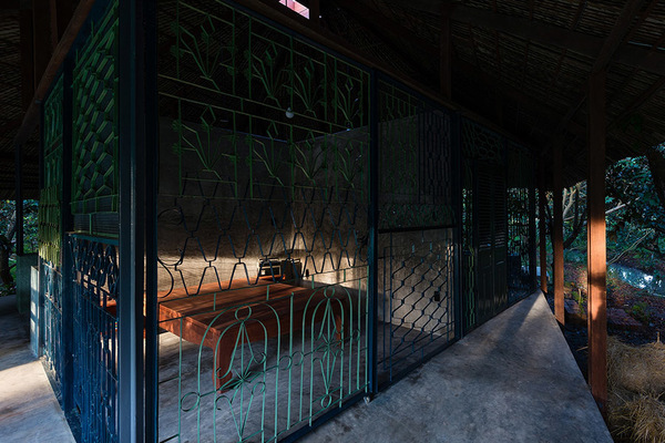 ‘Trốn’ ồn ào phố thị, vợ chồng trẻ bỏ 200 triệu đồng cất nhà lá đẹp ngỡ ngàng-16