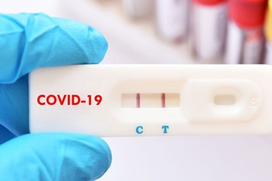 Làm gì khi kết quả test nhanh Covid-19 dương tính?