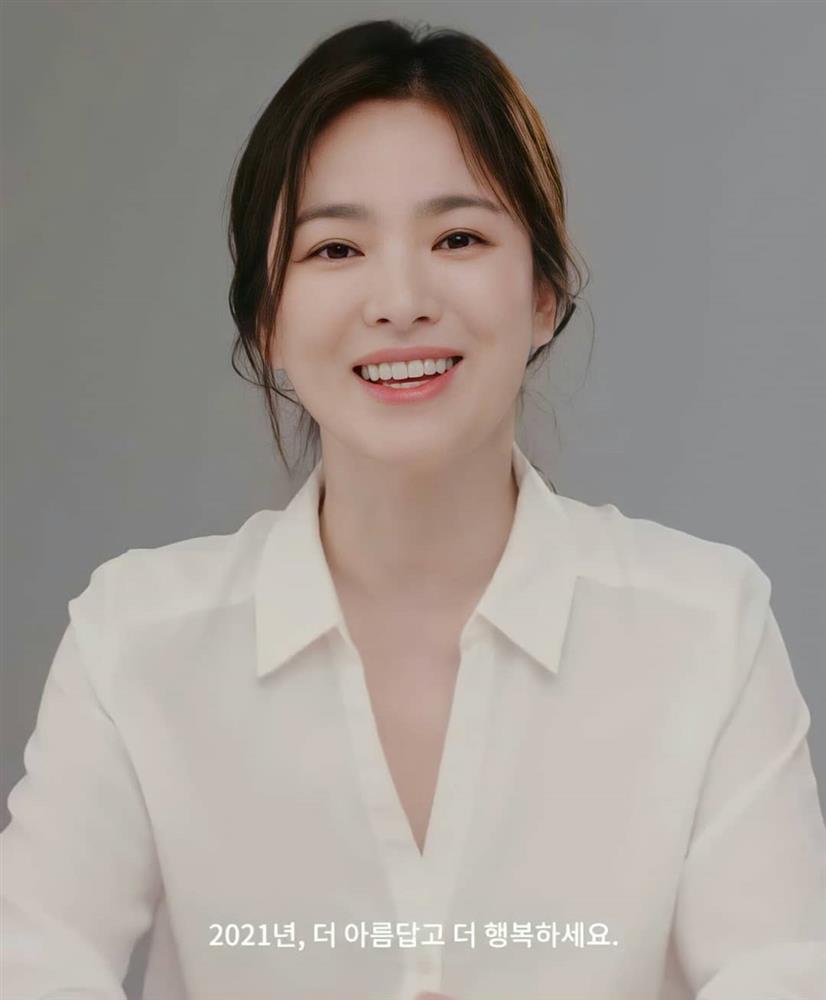 Bắt bài chiêu buộc tóc của Song Hye Kyo: Hóa ra phải làm thêm thao tác này thì mới chuẩn sang chảnh-7