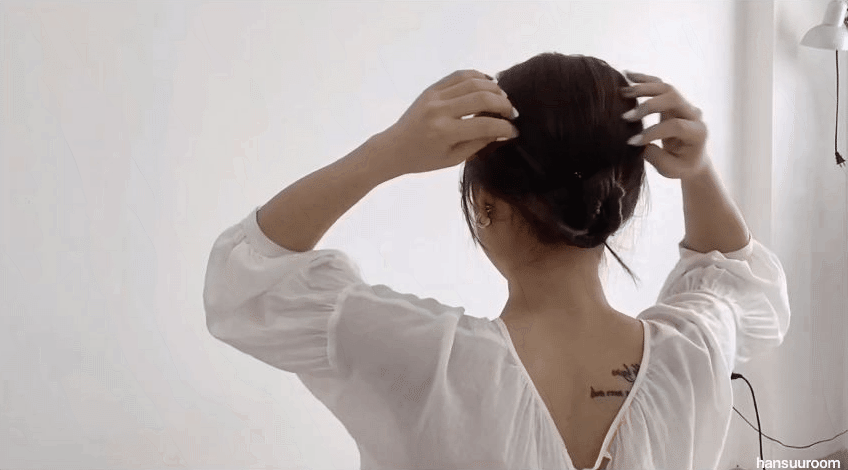 Bắt bài chiêu buộc tóc của Song Hye Kyo: Hóa ra phải làm thêm thao tác này thì mới chuẩn sang chảnh-12