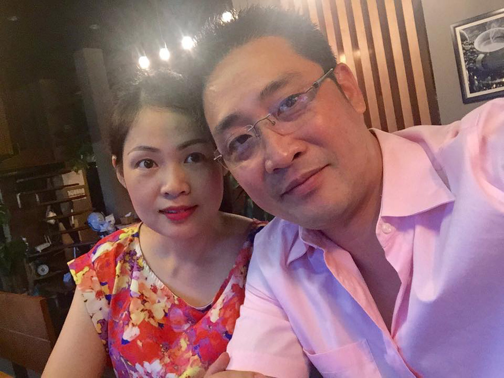 Hé lộ vợ kém 7 tuổi, làm phó phòng giao dịch ngân hàng của lão Tấn Hương vị tình thân-8