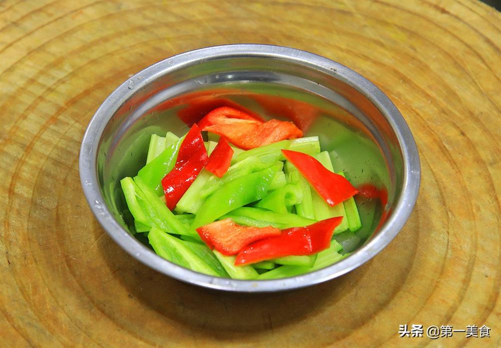 Vịt luộc đã quá nhàm chán, thêm lon bia thành món ngon đỉnh của chóp-2