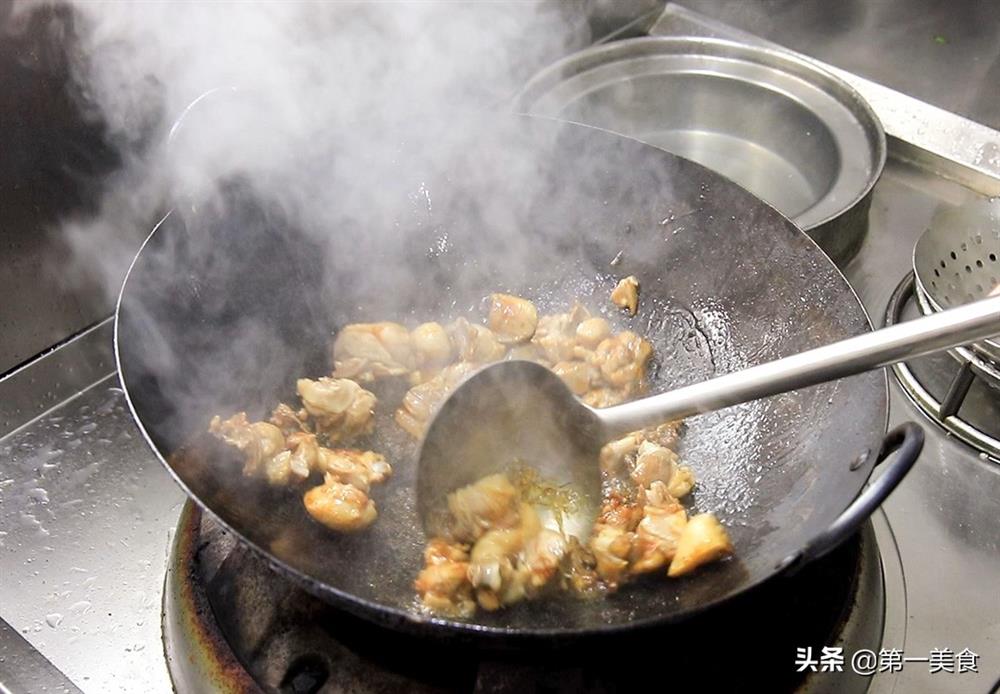 Vịt luộc đã quá nhàm chán, thêm lon bia thành món ngon đỉnh của chóp-7