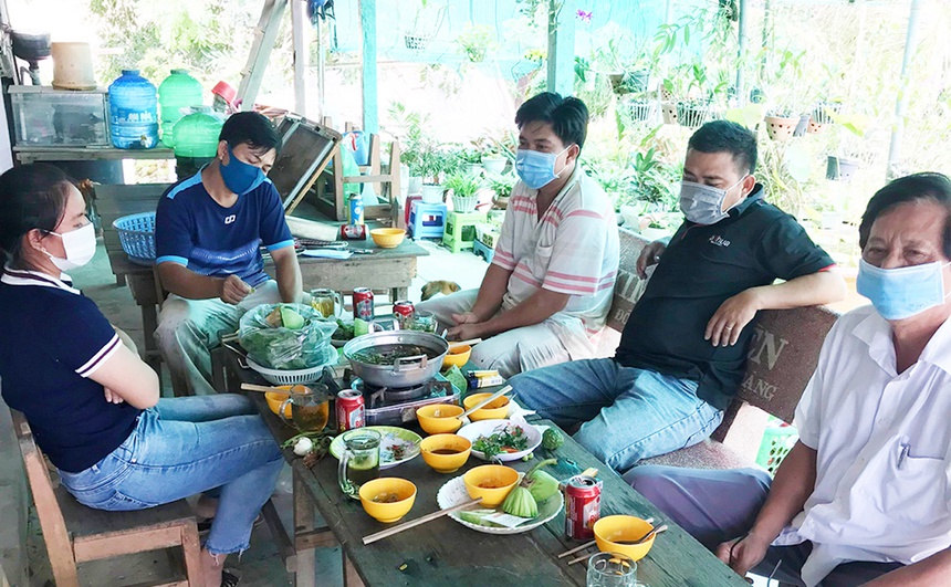 Hiệu trưởng tổ chức ăn nhậu trong thời gian thực hiện Chỉ thị 16-1