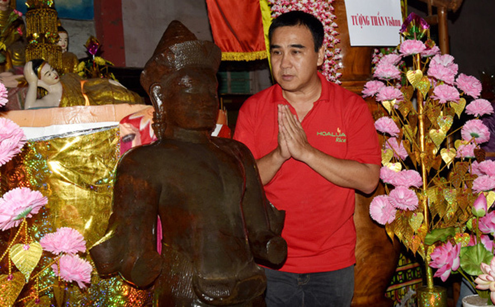 MC Quyền Linh: Không về được nên tôi vô chùa xin ở nhờ cũng được-1