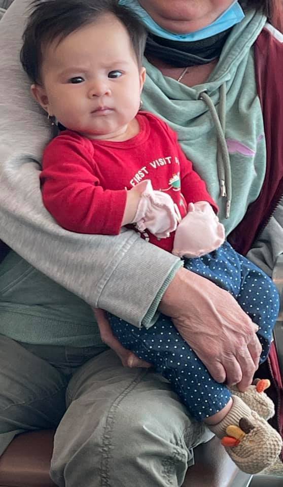 Bé gái quạu trong mọi khoảnh khắc từ lúc sinh ra đến 1 tuổi, mẹ trẻ dặn các chị em chớ làm điều này-10